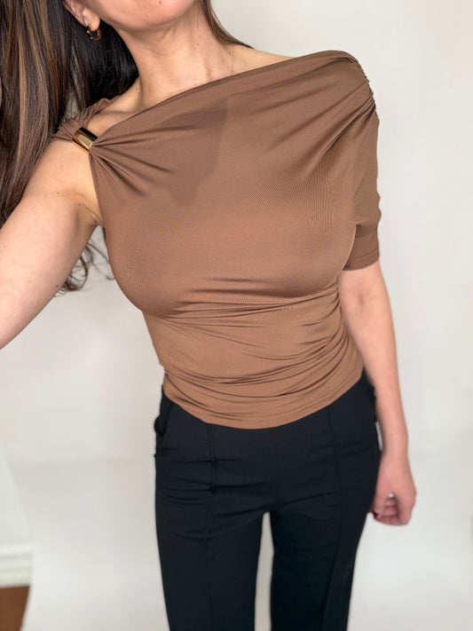 SELENA CUT OUT TOP